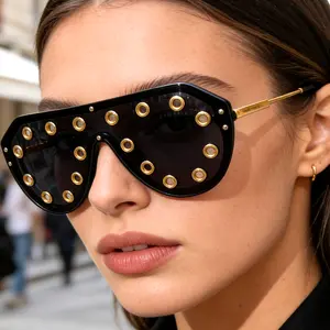 Y2K Sunglasses Women with Metal Rivet Cyberpunk Retro Sunglasses for Mens Rave Street Style Fashion Eyewear UV Protection