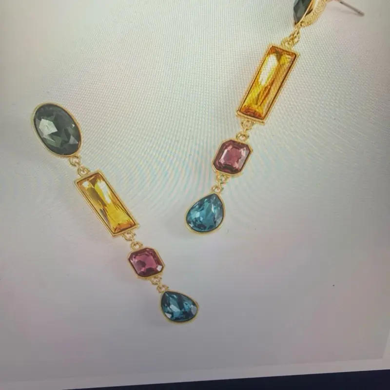 Aretes Largos con Piedras de Colores Elegantes y Brillantes para Mujer