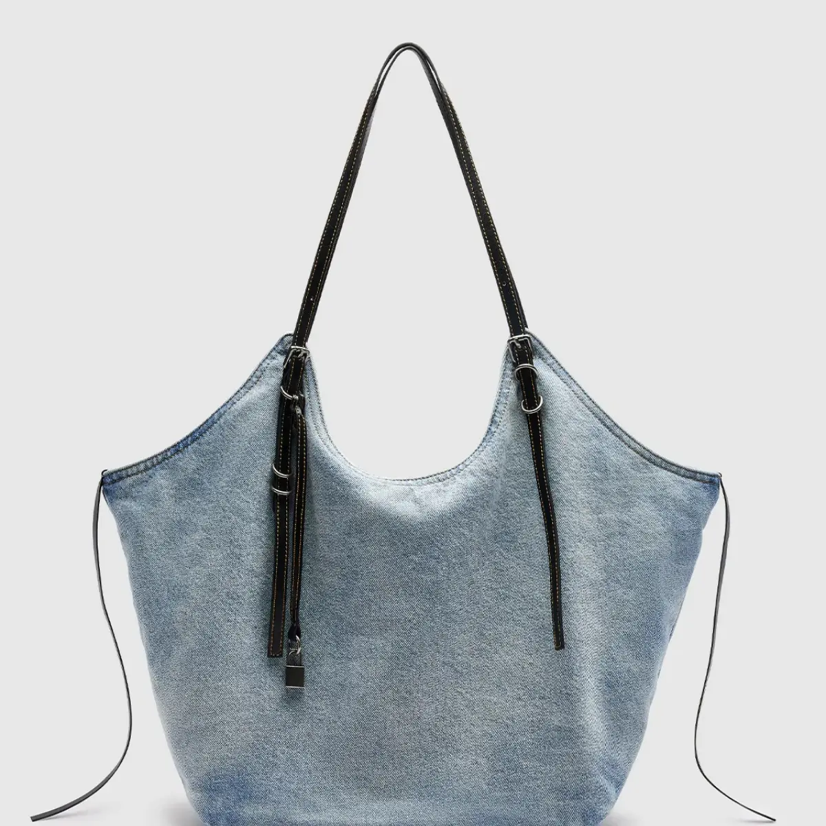 URBAN REVIVO 2026 Summer New Women's Stylish Crossbody Bag - Washed Plain Denim Large Cap, Textile Shell, 1-Size Fit, Brooklyn 28 Large-Capacity Shoulder Bag UAWB60105, Brooklyn 28 Shoulder Bag summerwins