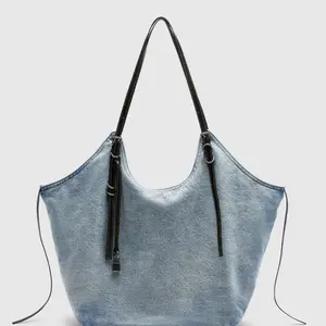 URBAN REVIVO 2026 Summer New Women's Stylish Crossbody Bag - Washed Plain Denim Large Cap, Textile Shell, 1-Size Fit, Brooklyn 28 Large-Capacity Shoulder Purse UAWB60105