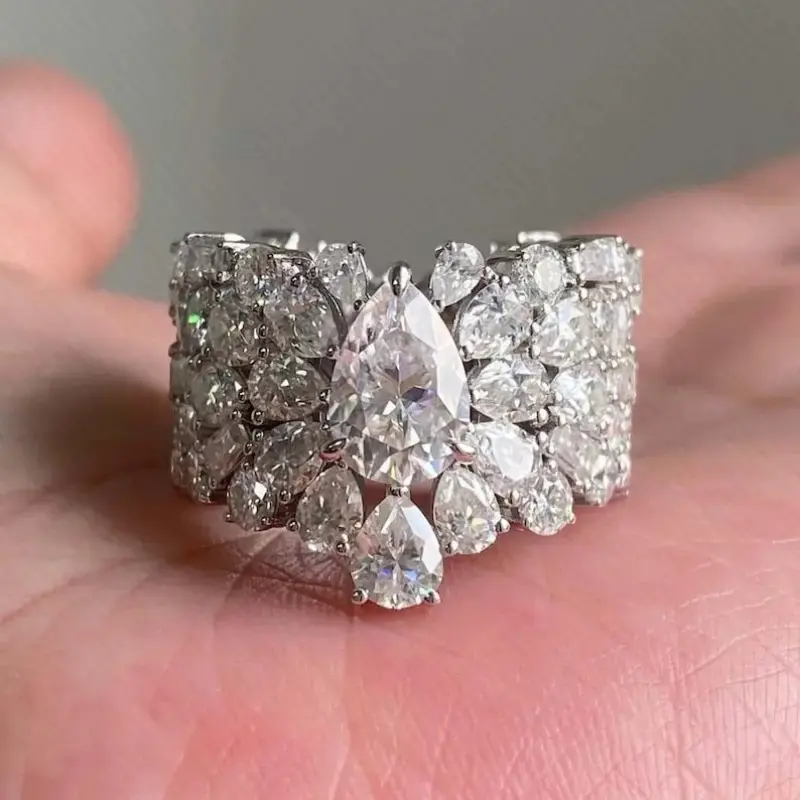 Gorgeous Women Wedding Rings with Waterdrop Cubic Zirconia Modern Fashion Design Female Engagement Rings Trendy Jewelry