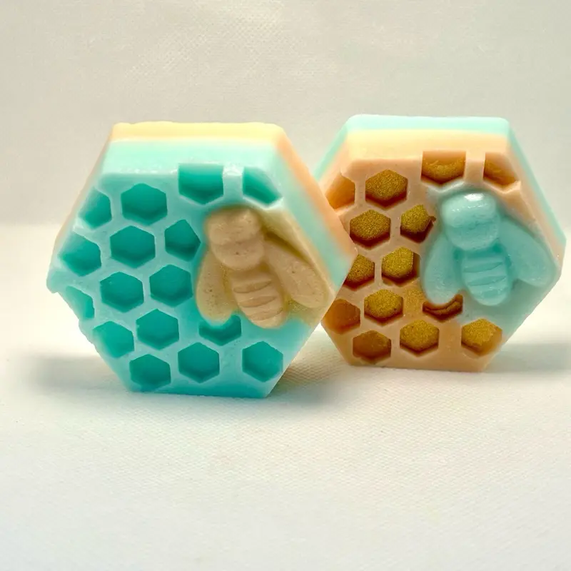 Large honeycomb wax melt