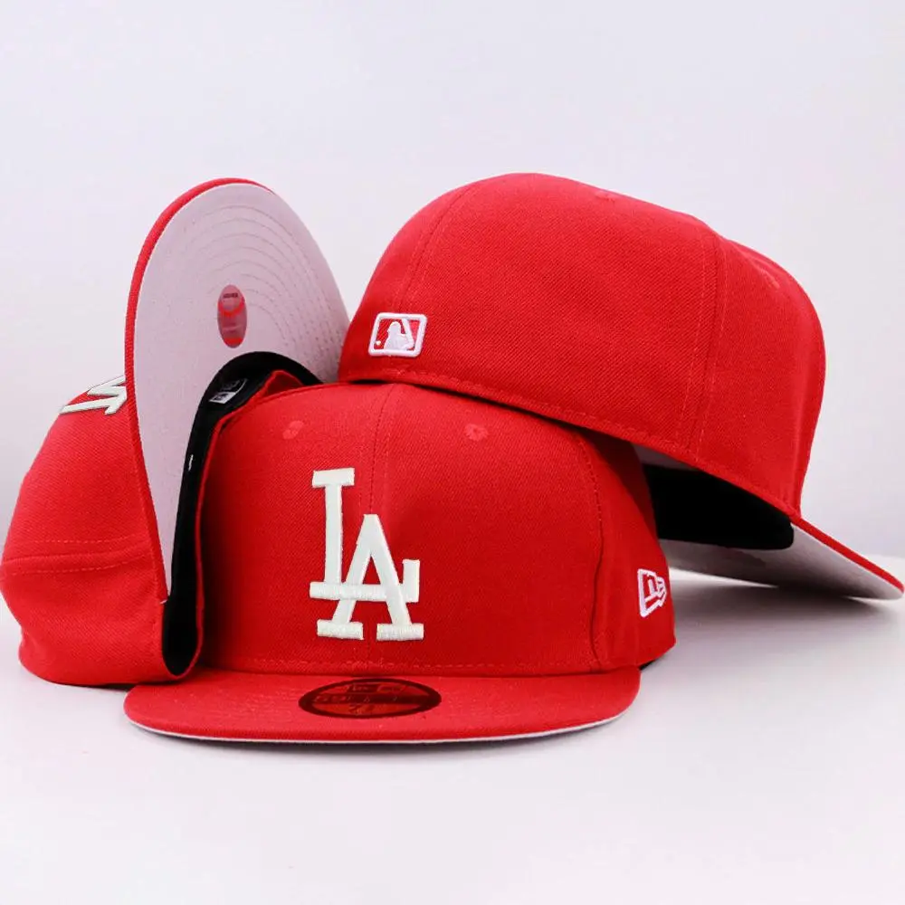 Classic Embroidered Baseball Cap – Unisex Fitted Hat for Everyday Wear