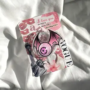 Pink Winged Eye Phone Grip, Bat Eyeball Acrylic Phone Holder, Spooky Gothic Phone Accessory, Cute Halloween Gift for Her and Horror Lovers