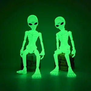 Glow-in-the-Dark 3D Printed Alien – Articulated Poseable Figurine, Sci-Fi Desk Decor, Unique Gift, UFO & Space Lover Collectible