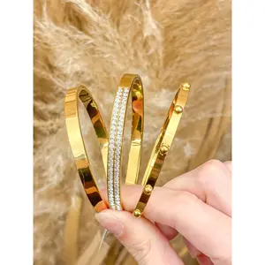Gold Solid Bangle