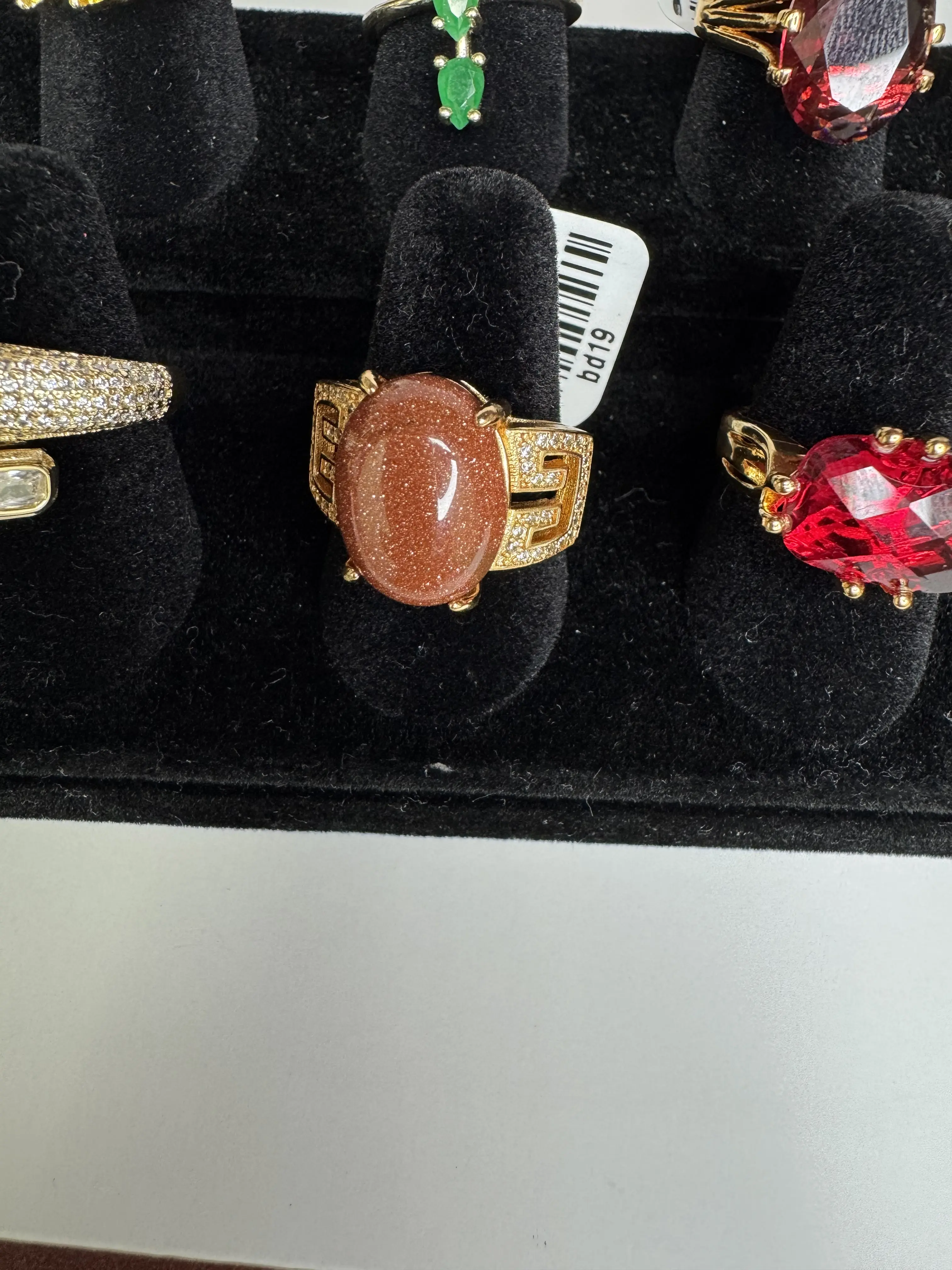 14K Gold Filled Venturina Ring with Elegant Design