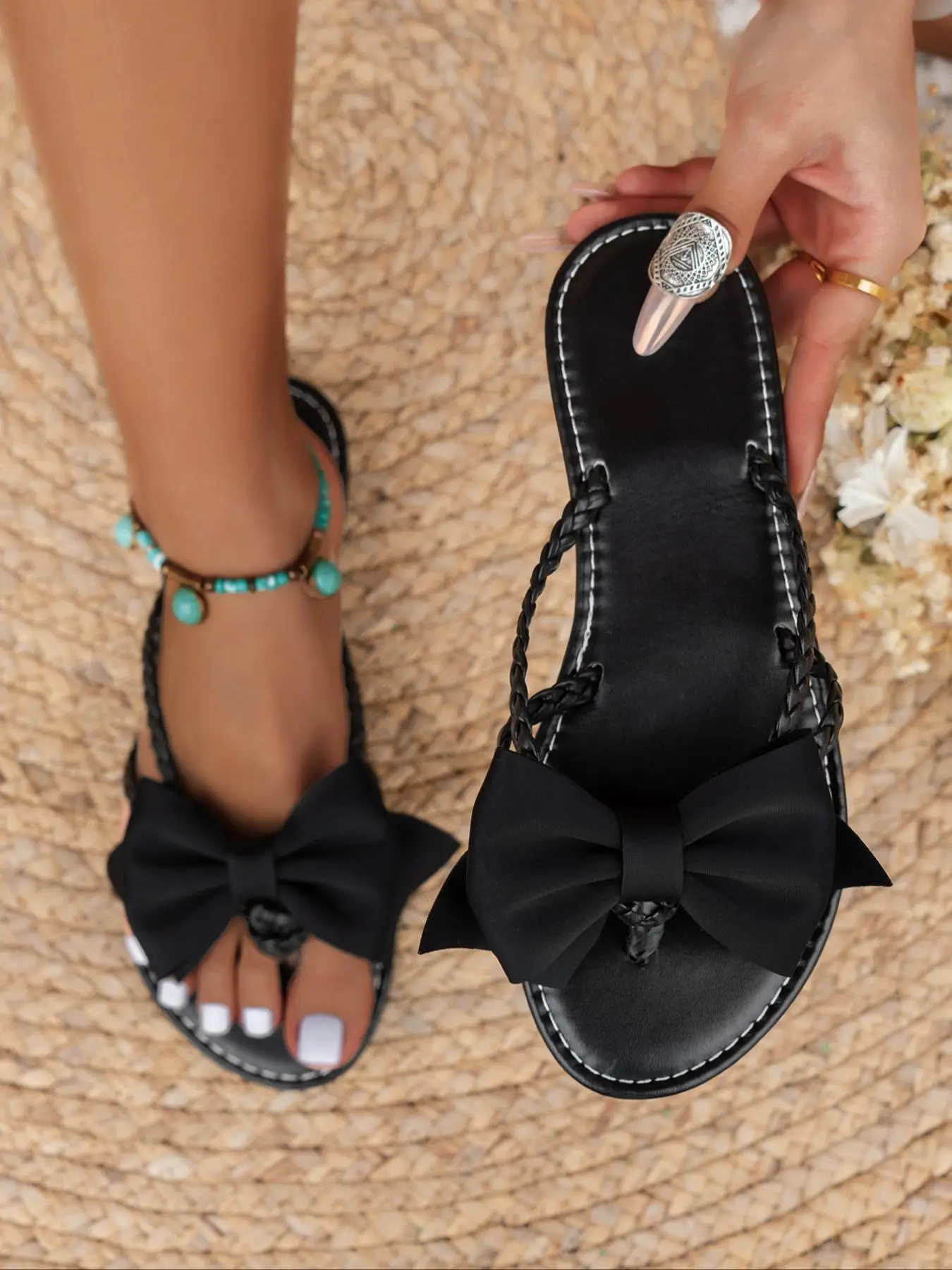 Women's Bowknot Decor Slide Sandals, Girl Comfort Casual Braid Design Toe Thong Sandals for Summer, Lightweight Boho Style Sandals for Beach Vacation