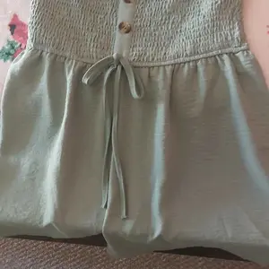 Women's Plain Shirred Tie Front Bandeau Romper with Frill Trim, Boho Strapless High-Waisted Romper for Summer, Fashion Casual Women's Romper for Daily Wear, Comfy Casual Romper