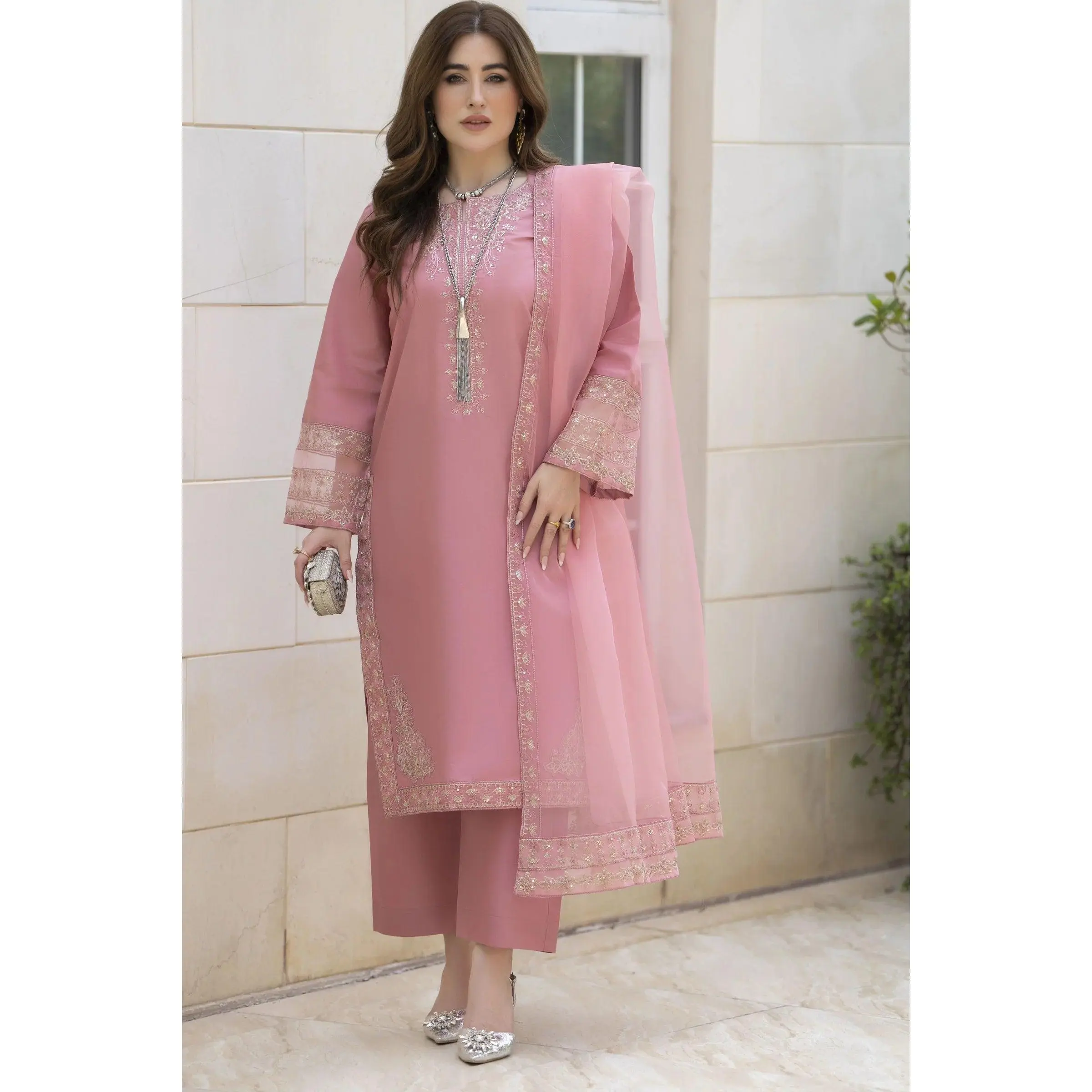 Gul Warun 3pc Thread & Sequin Embroidered Cotton Suit with Organza Dupatta – AMG2