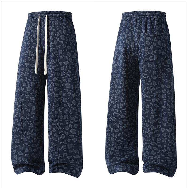 Men’s leopard-print casual trousers with side pockets, lightweight and breathable soft fabric, loose comfortable casual sweatpants, ideal for daily wear and all-year running