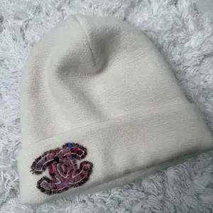 Pre-owned CHANEL Cashmere Bag Accessories CC Tweed Patch Beanie, Bag Accessory for Luggage & Bags