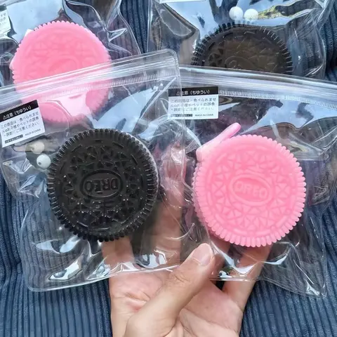 【2025 New】MOBECK Pink Cookie Squishy,Taba Squishy Stress Relief Toy, Pinching Sandwich Simulation,Ultra-Soft Decompression Venting Toy(Black+Pink)