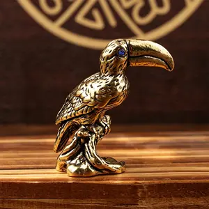 Brass Toucan Statue Ornament, Metal 3D Parrot Decorative Sculpture, Handmade Craft Gift, Unique Home Decoration Piece