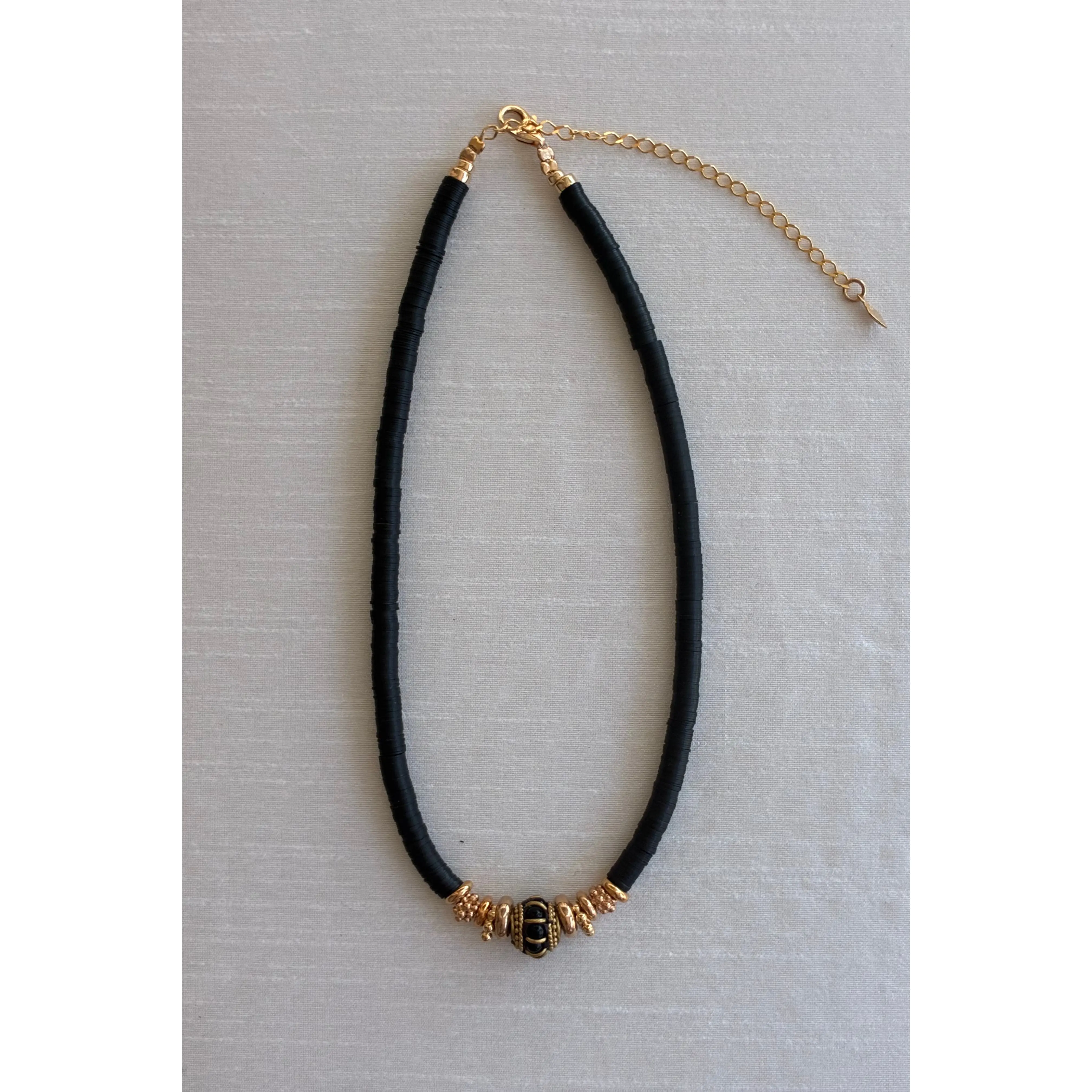 Gachon Pothier 1-Piece Puka Bakelite Necklace, 15 Black Minimalist Metallic Bakelite Chain for Casual Wear, One-Piece