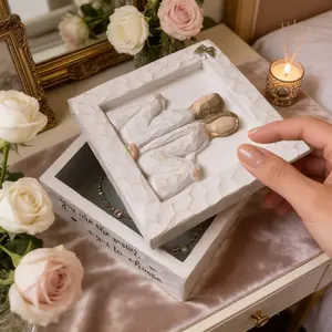 Hand-Carved Style Sisterhood Keepsake Box - Decorative Resin Jewelry Organizer with Sculpted Figures, Heartfelt "Sister I Got to Choose" Quote, Unique Birthday or Maid of Honor Gift for Women Meaningful Friendship Gift, Keepsake Organizer