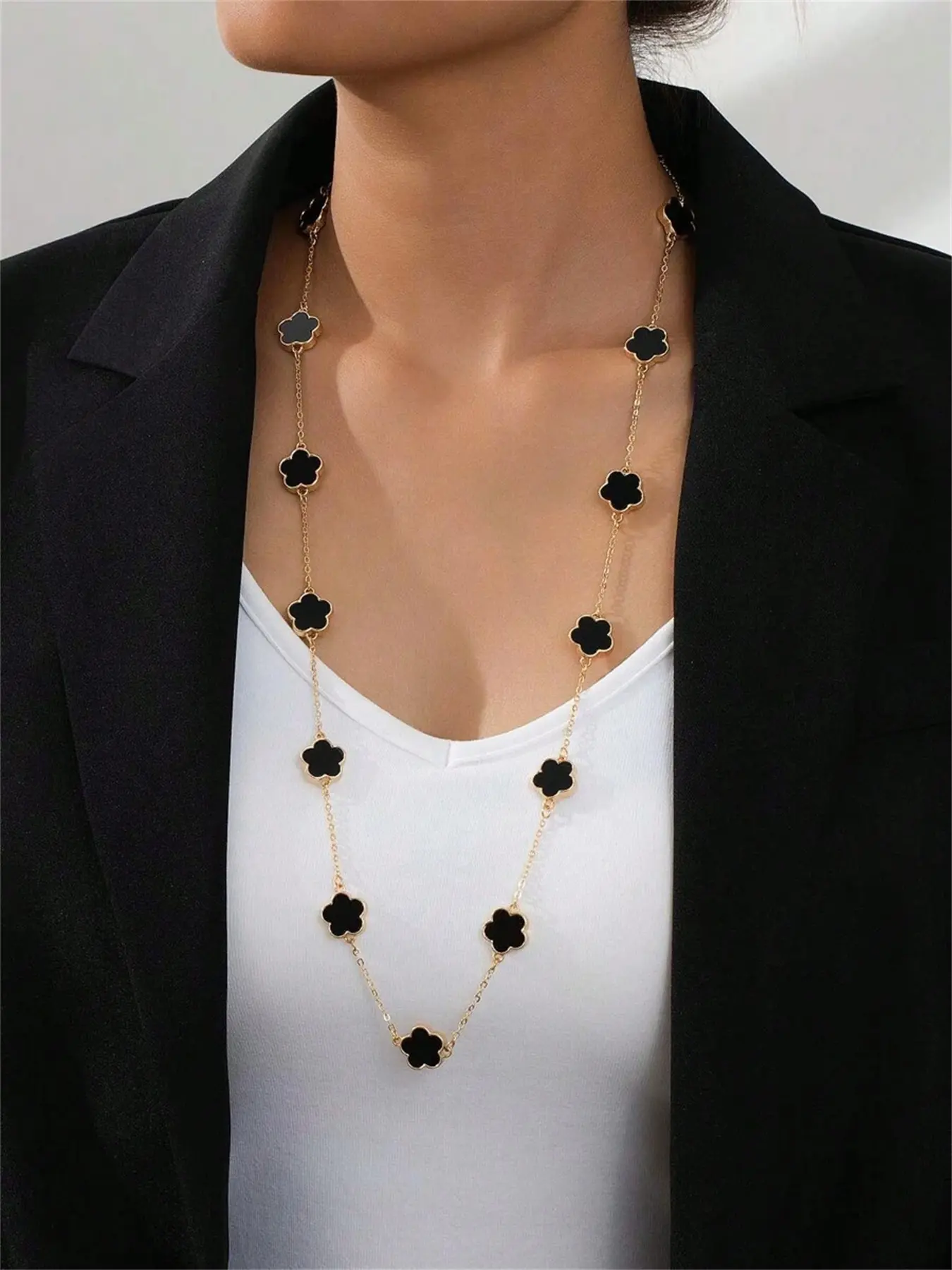 Elegant Lucky Clover Pendant Alloy Necklace for Women, Chic Gorgeous Jewelry, Long Chain Design Perfect for Daily Wear & Sweater Matches, Clover Necklaces