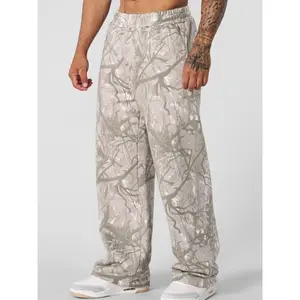 Men's camo print fitness pants. Loose-fitting, straight style. Good for outdoor sports like running. Streetwear Joggers Polyester