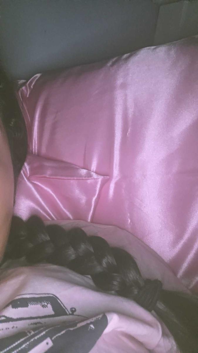 Item: Pink, Queen ( 20 x 30 inches )