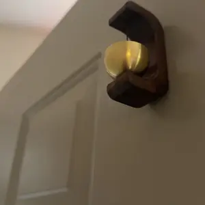 Handcrafted Magnetic Wooden Pet Door Bell – Gentle Chime for Cat Flaps, Dog Doors & Home Entries | Rustic Wind Chime Alert for Nurseries, Gardens & Shops | No Wiring, Gift-Ready Eco-Friendly Design