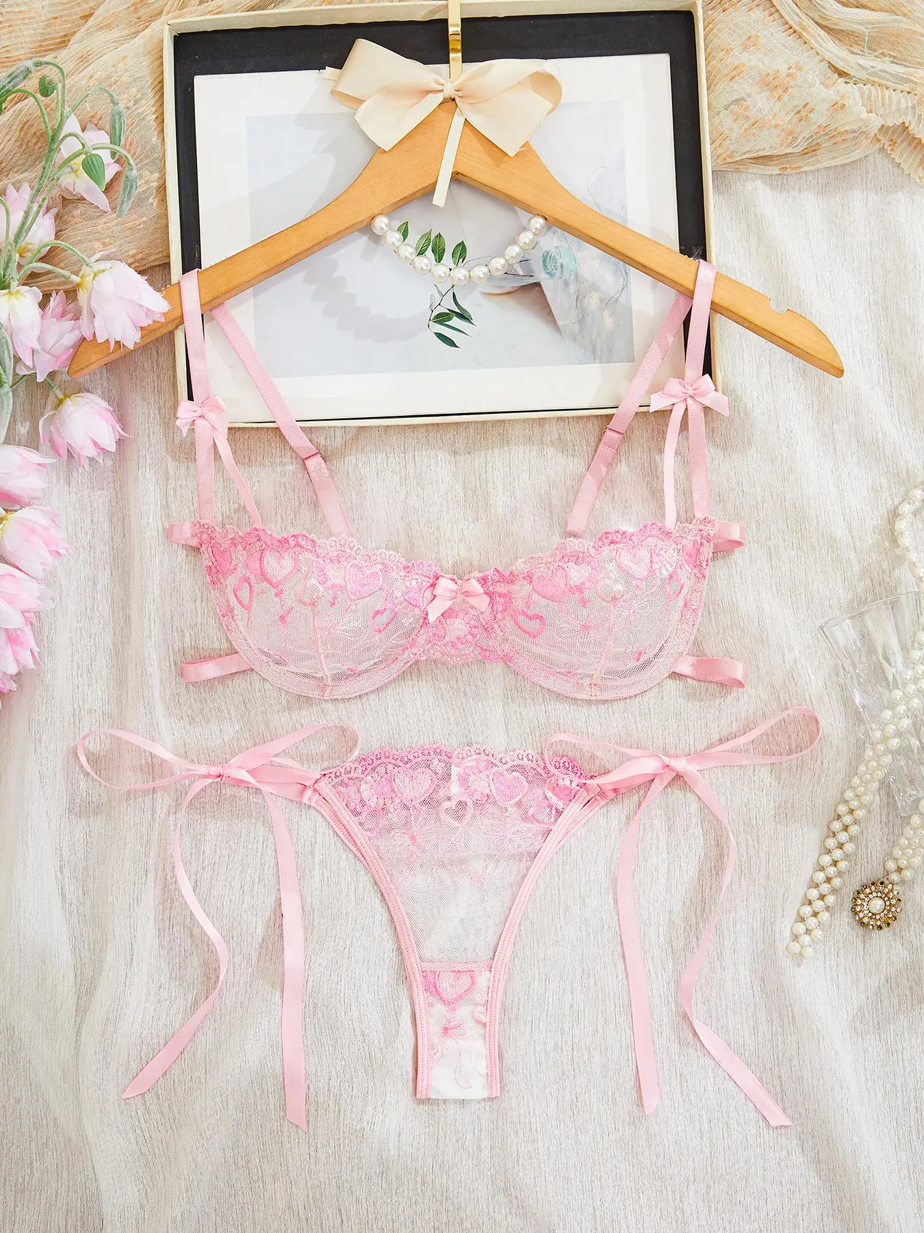 Women's Heart Embroidery Bra & Bow Decor Thong Sexy Cute Lingerie Set, Sexy  Comfy Breathable Fitted Underwear Set for Daily Wear, Women's Teddy Lingerie  & Underwear for All Seasons, Matching