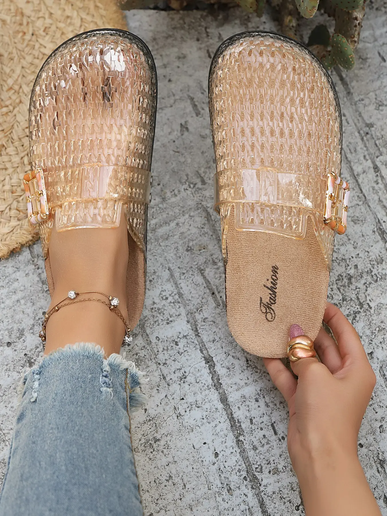 Women's Jelly Crystal Open-Toe Slippers, Summer Fashion Beach Sandals, Hollow Anti-Slip Home Slip-Ons, Less Than Ankle Height, PU Material, Minimalist Design Style, Affordable Slippers
