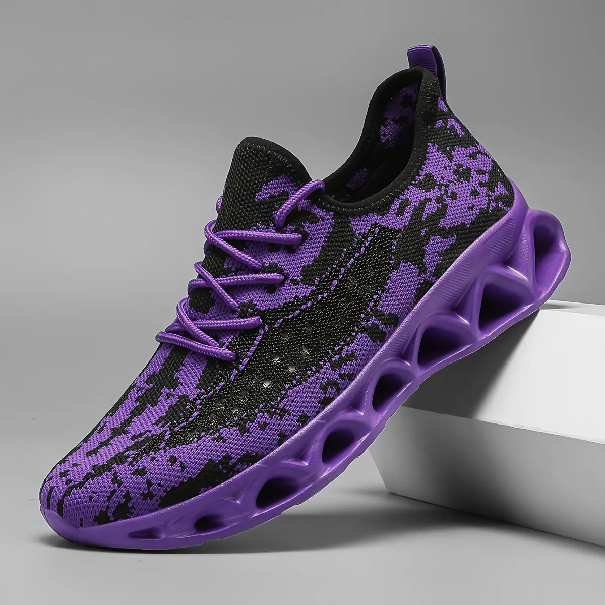 2025 new spring and summer sports shoes men's and women's mesh breathable soft-soled running shoes trendy versatile and lightweight travel walking casual shoes large size fitness yoga shoes