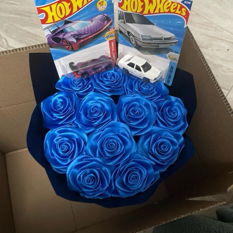 Hotwheel Bouquet - Customizable Rose Arrangement with Roses & Hotwheel Race Car Gift Eternal Flowers for Mom Girlfriend Mother Day Decorative Royal Blue Satin Ribbon Fruit Plants