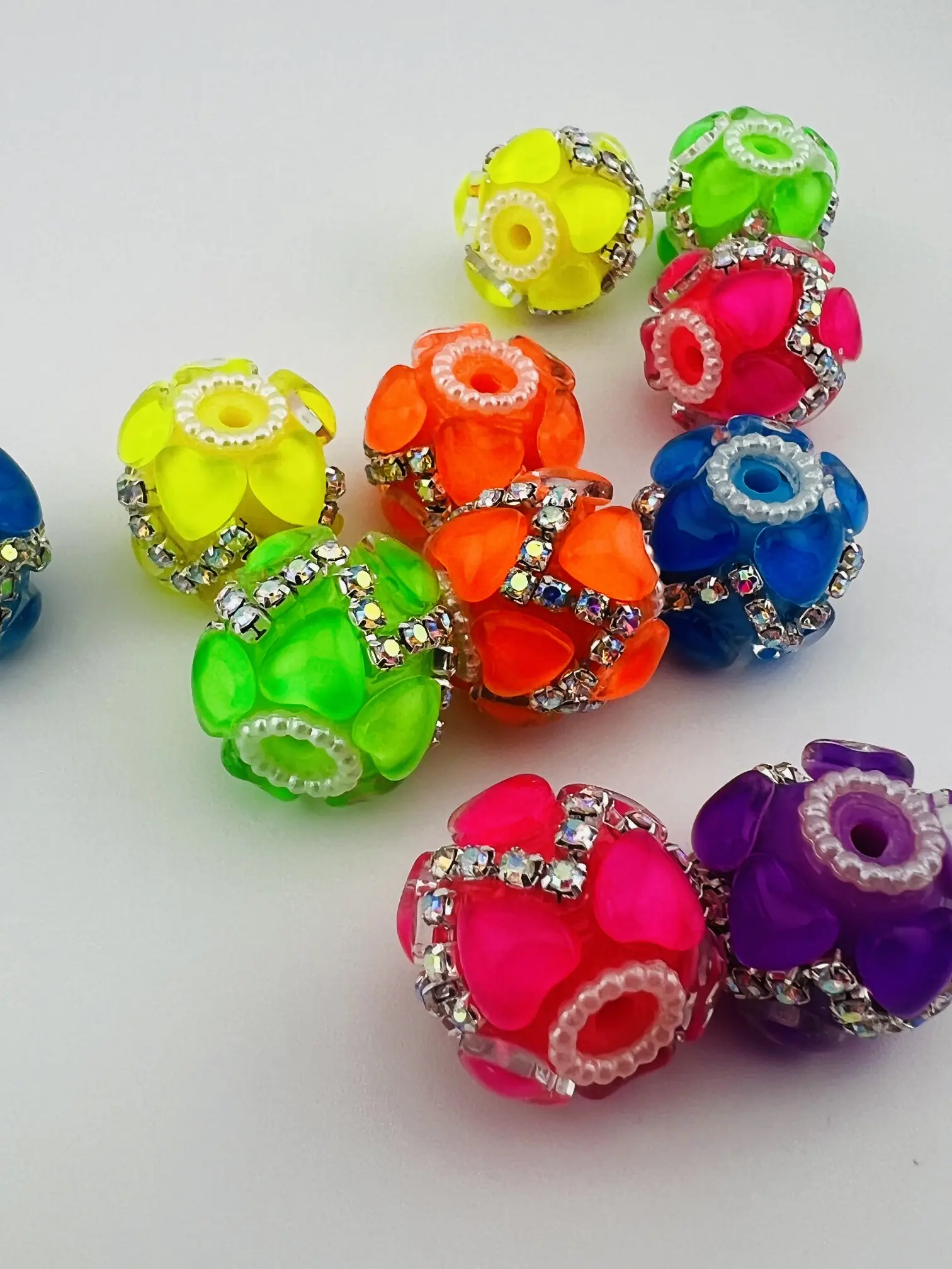 F21-Solid Neon Handcrafted Glass Heart Beads 2 Pack