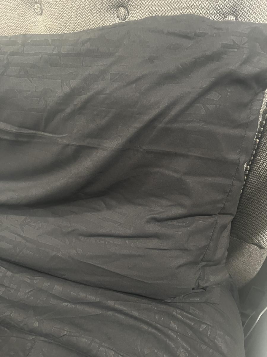 Item: BLACK, King/California King