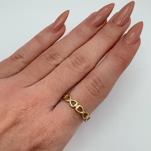 10kt Infinity Symbol Ring Size 8 Elegant Design for Everyday Wear