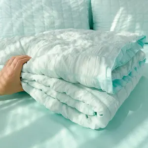 Cream Color Bubble Satin Bed Blanket, Summer Cooling Quilt, Soft Breathable Thin Cover, Polyester Fiber Fill, Suitable for Bedroom, Living Room, Dormitory