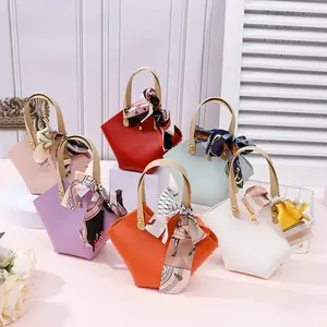 Cute Mini Party Gift Tote Bags, Mix Bag, Party Gift Packs, 15-Piece Set for DIY Crafts & Gifts, Perfect for Christmas & Halloween Celebrations