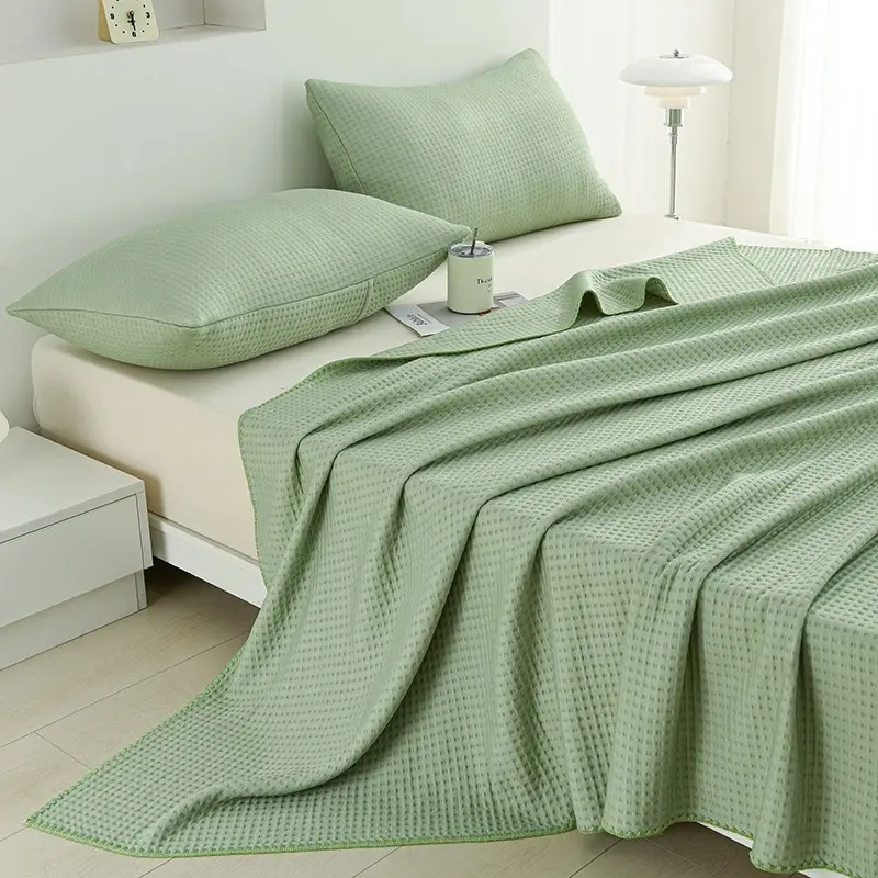 New Arrival! Lightweight Summer Quilt, Cold Sensory Fabric Air Conditioning Blanket, Breathable Moisture-Wicking, Single & Double Size Available, Lightweight Quilts