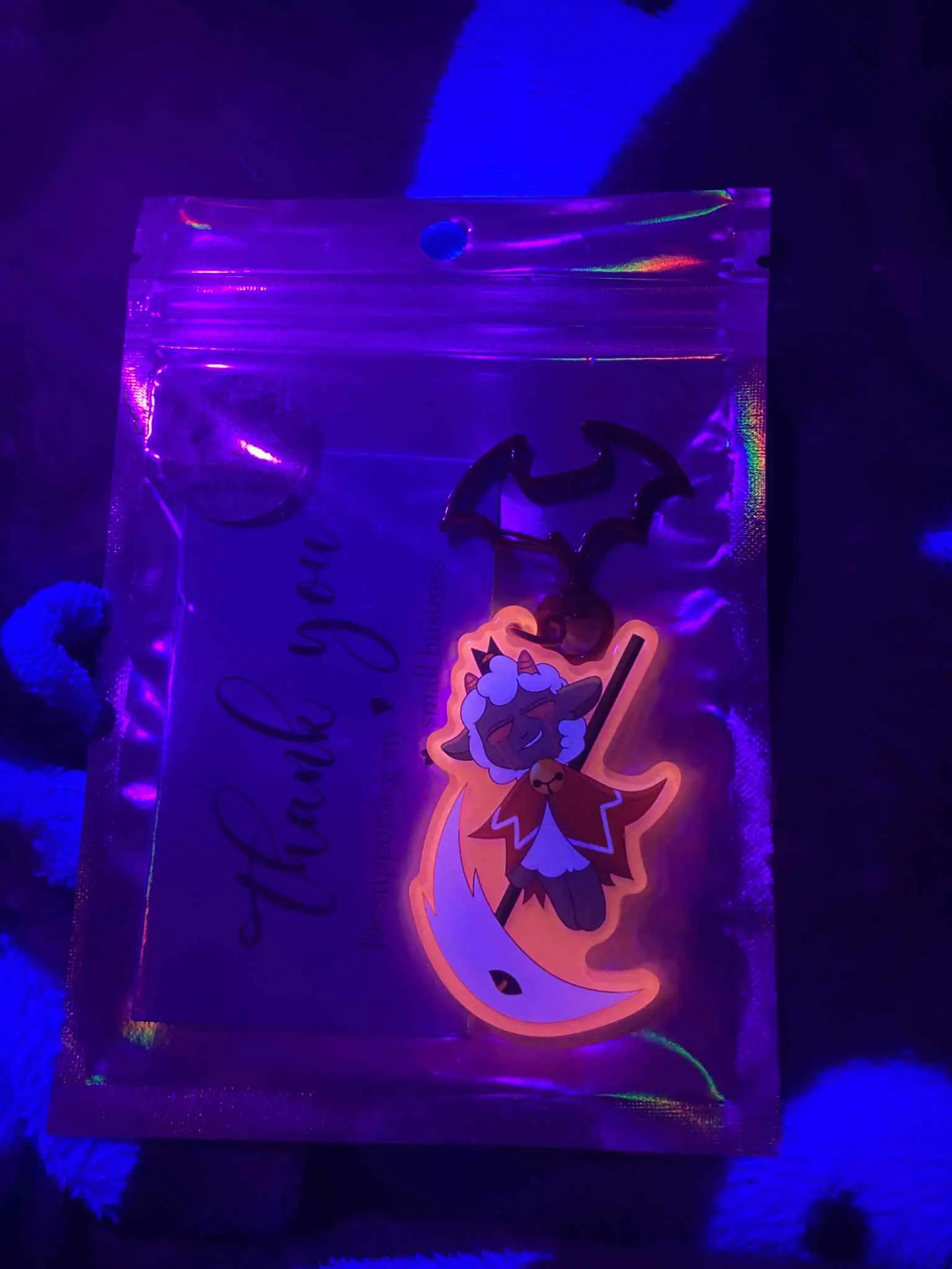 Cult of the Lamb Keychains - Glow-in-the-Dark Acrylic Design with Bat Metal End - Free Packaging & Sticker Included - Unique Quirky Charm for Gifting or Personal Use