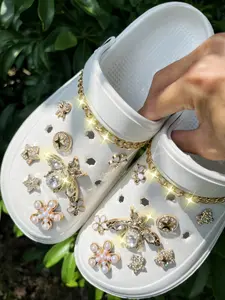18 Piece DIY Garden Shoe Set, Rhinestone Bee Chain Shoe Decorations, Detachable Accessories for Sandals, Slippers, Beach Bags, Bling Shoe Charms