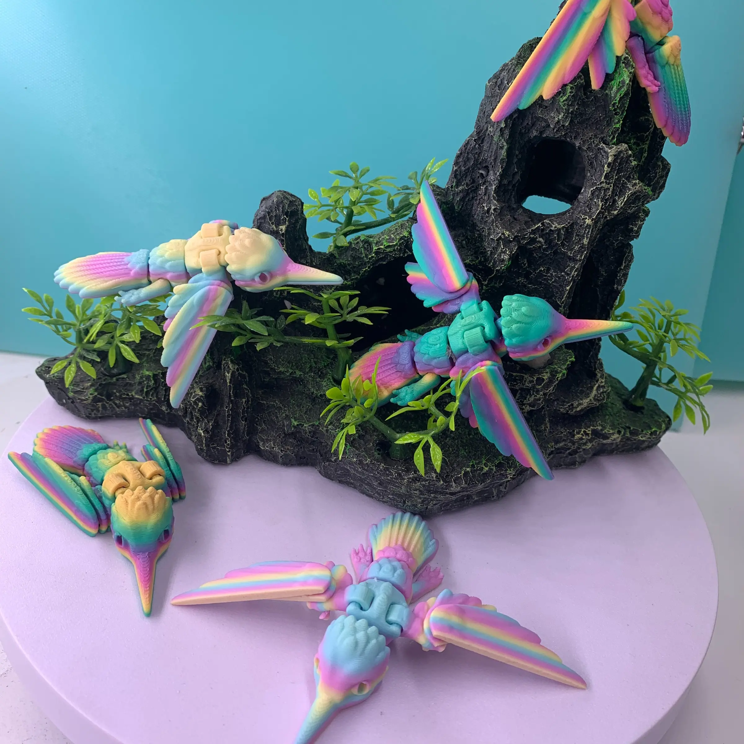 2pcs 3D Printed Rainbow Color Multi-Jointed Hummingbird Figurines, Animal Decorative Figurines, Decorative Handmade Ornaments, Perfect Gift for Home Decoration
