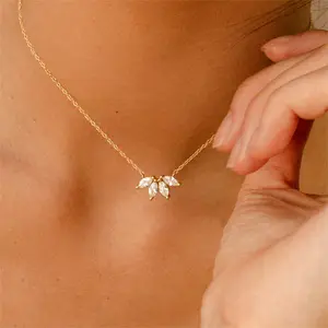 Luxval Gold Necklace Dainty 18k Gold Plated Diamond Pendant Necklaces Simple CZ Flower Necklace Cute Gold Cubic Zirconia Choker Necklaces for Women Trendy Gold Jewelry Gift for Women