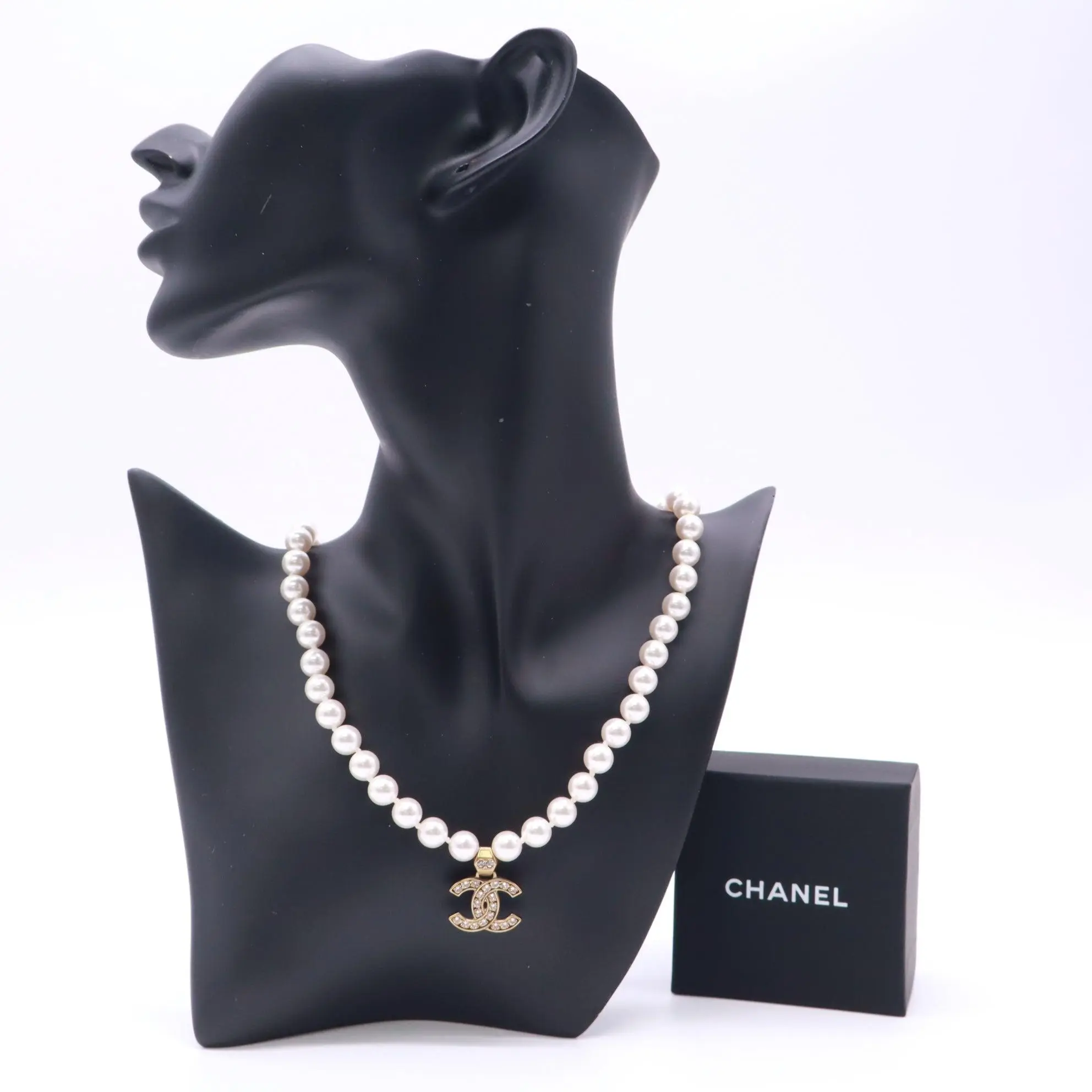 Pre-owned Chanel CC Pendant Necklace twins W22958