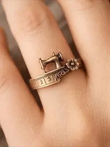 Dainty Sewing Machine Statement Ring, with Measuring Tape & Flower Detail, Versatile Retro Design for Casual Outfits, Craft Events & Everyday Wear