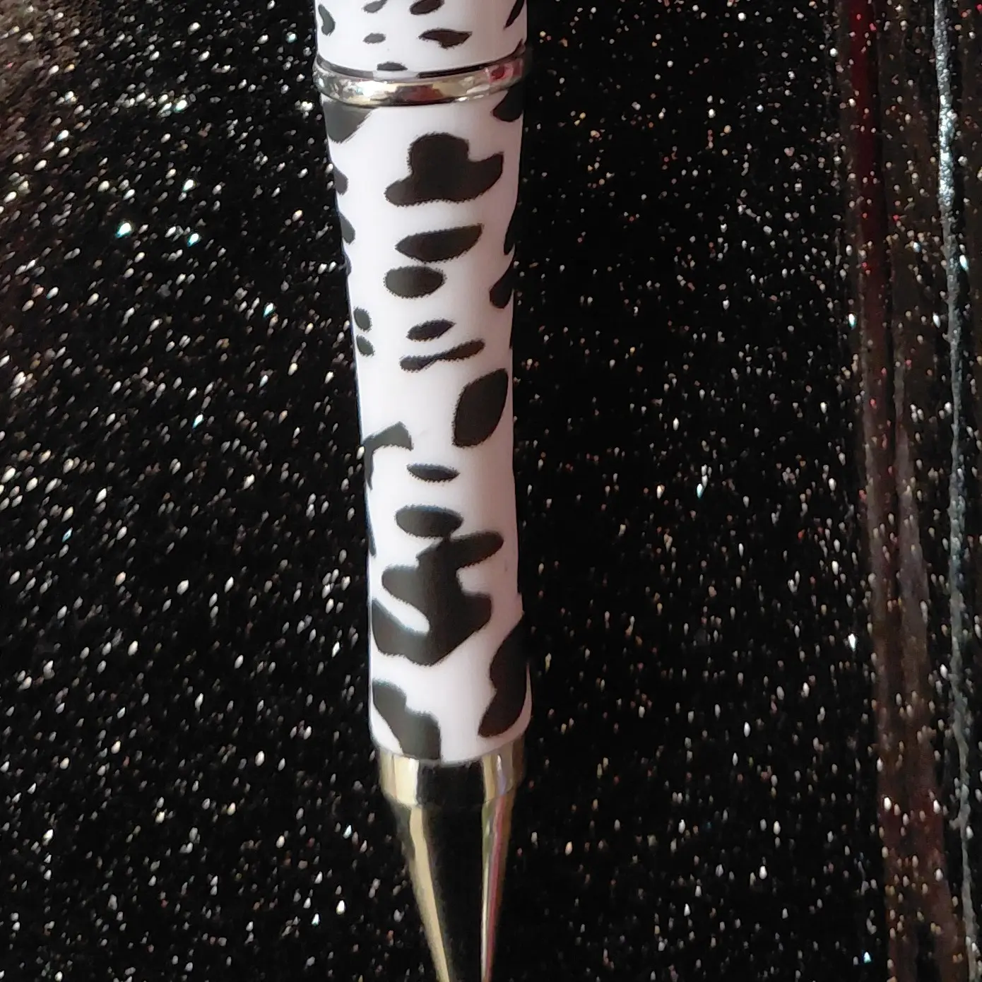 One beaded pens with one free ink refill One beaded pens with one free ink refill