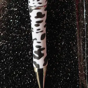 One beaded pens with one free ink refill