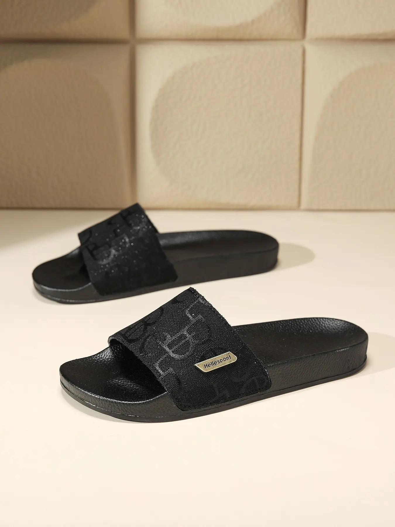 Men's Lightweight Breathable Asymmetrical Sandals, Random Letter Design, Eva Indoor Slippers, Summer Anti-Slip Beach Shoes