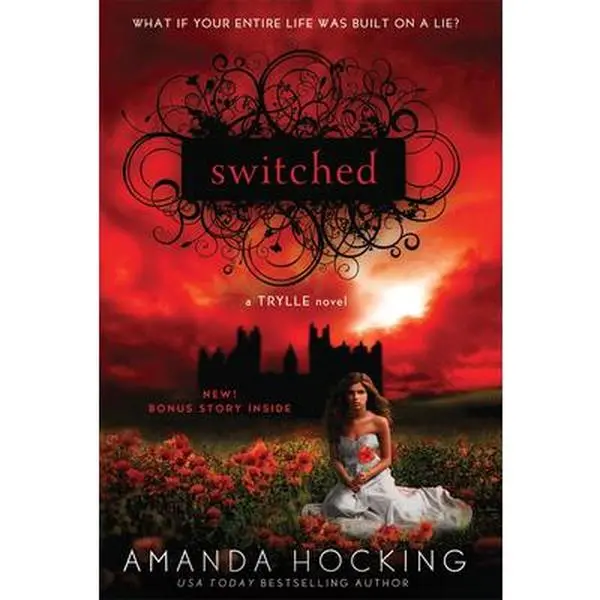 USED-Switched by Hocking, Amanda (Paperback)