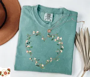 Comfort Colors Floral Heart Shirt Romantic Botanical Graphic Tee Vintage Cottagecore Aesthetic Valentine Gift for Her Unisex T-Shirt