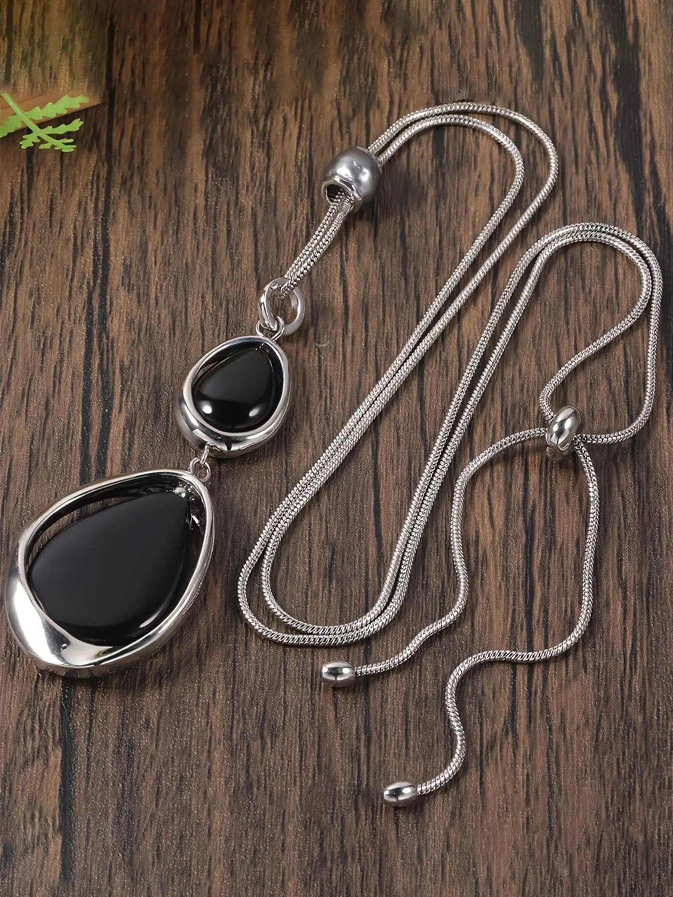 Vintage Ethnic Style Irregular Geometric Resin Pendant Necklace, Adjustable Length, Simple Women's Daily Wear, Long Sweater Chain, Dainty Fashion Jewelry, Dainty Necklaces