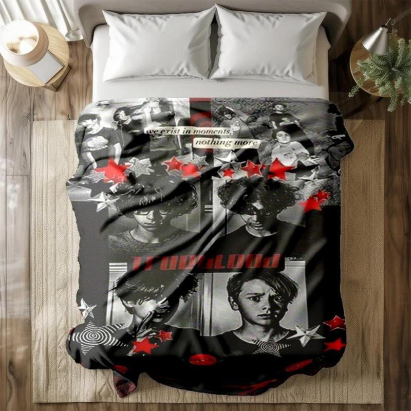 1 piece Trueblood Band Black, White, and Red Style Photo Collection themed flannel blanket - Modern-style flannel blanket, suitable for sofas and beds, all-season use, super soft and comfortable, digital printing, 100% polyester material, machine birthday