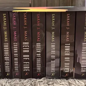 Throne of Glass 8 Book Box Set (Paperback & New)