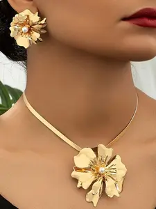 Elegant European Style Matching Jewelry Set, Luxurious Flower Pendant Necklace and Earrings, Perfect for Parties and Events, Fashionable Jewelry Set