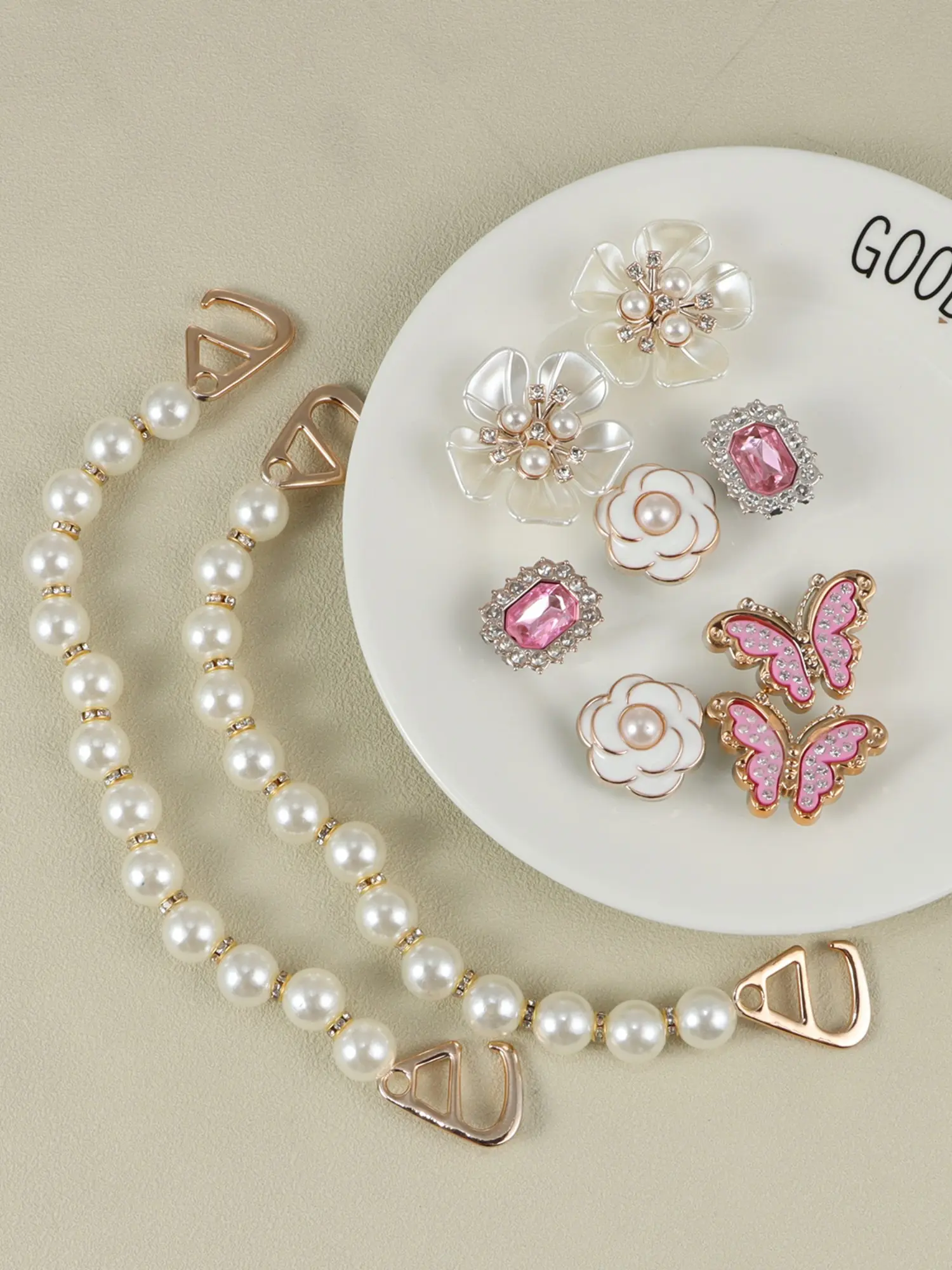 10PCS DIY Clog Shoe Charm Set Pearl Chain Flower Butterfly Shoe Decorations Decorative Shoe Accessories Detachable Plastic Accessories Shoe Charms Set for Croc Shoes DIY Crafts Fashion Gifts for Women Girls